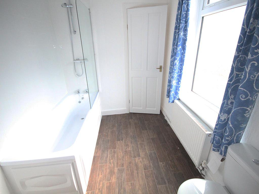 2 bedroom mid terrace house Let Agreed in Barnoldswick - 2016-04-06 09.03.12-2.jpg